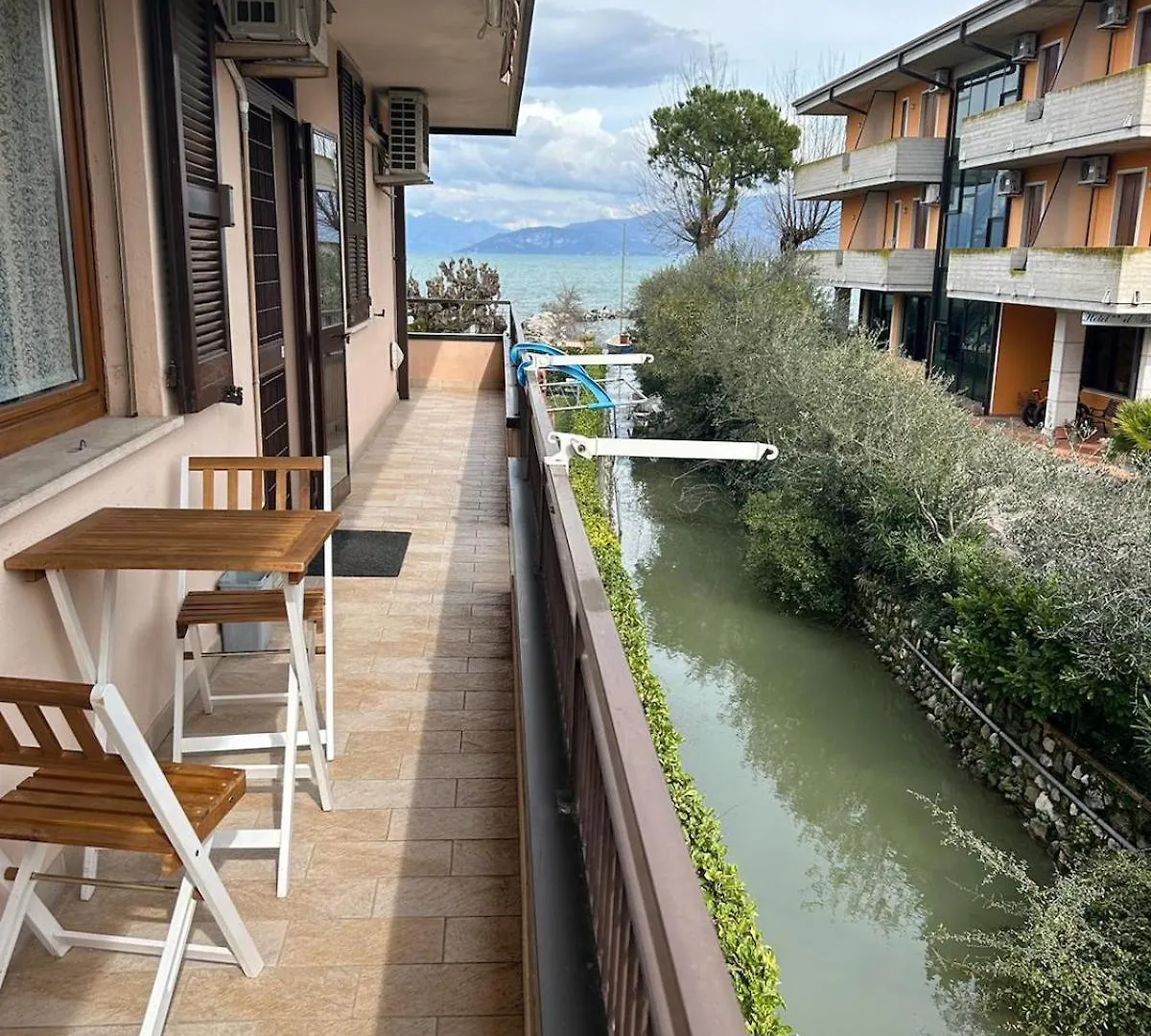 Lugana 12 Apartment Sirmione 0*,  Italy